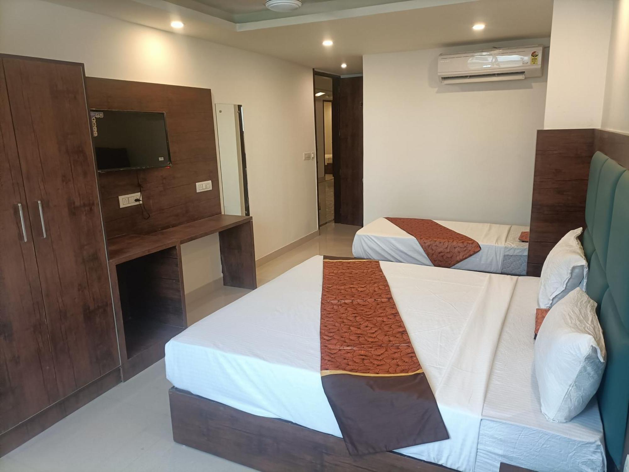 Green Tark Near Delhi Airport * New Delhi