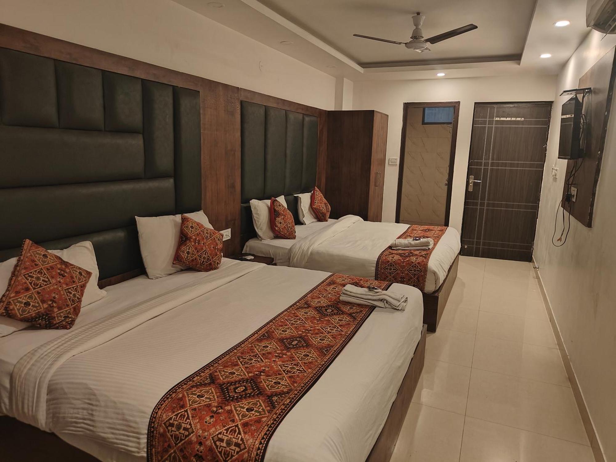 Green Tark Near Delhi Airport Guest house *