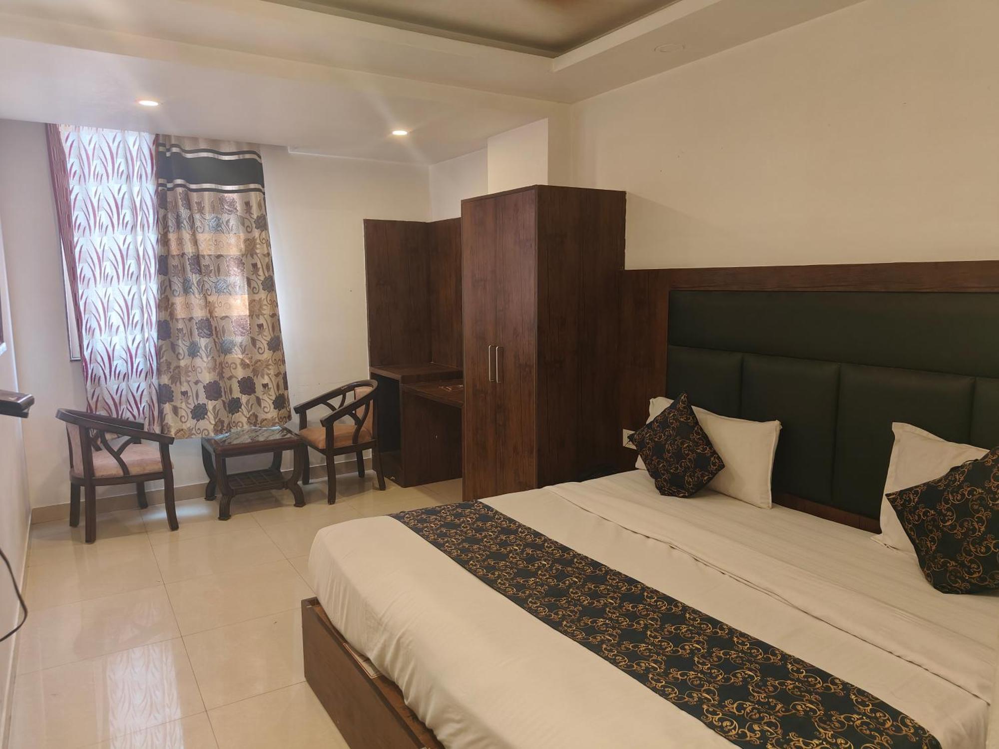 Guest house Green Tark Near Delhi Airport